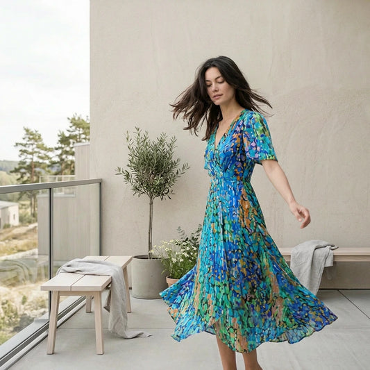 Maja | Stilfuld blomstret midikjole