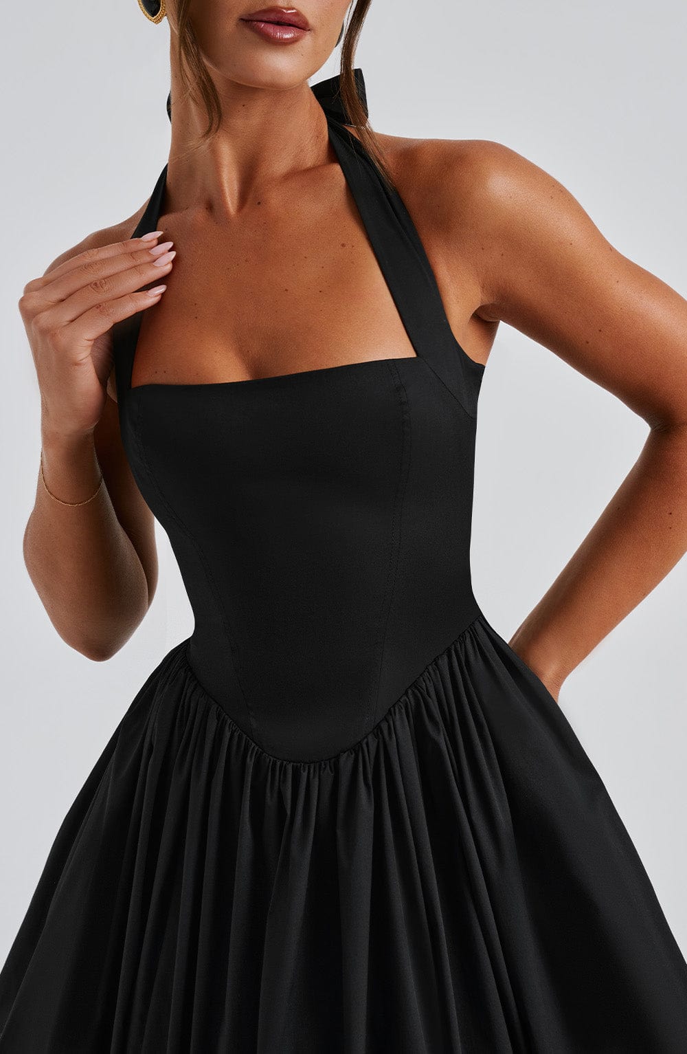 thea | elegant halterneck midikjole
