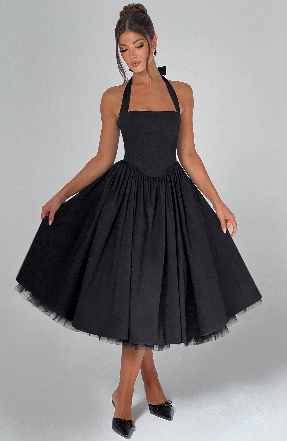 thea | elegant halterneck midikjole sort