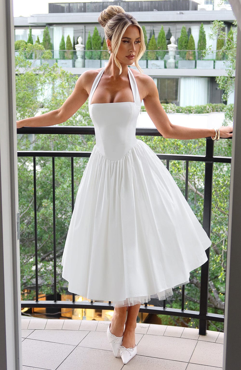 thea | elegant halterneck midikjole