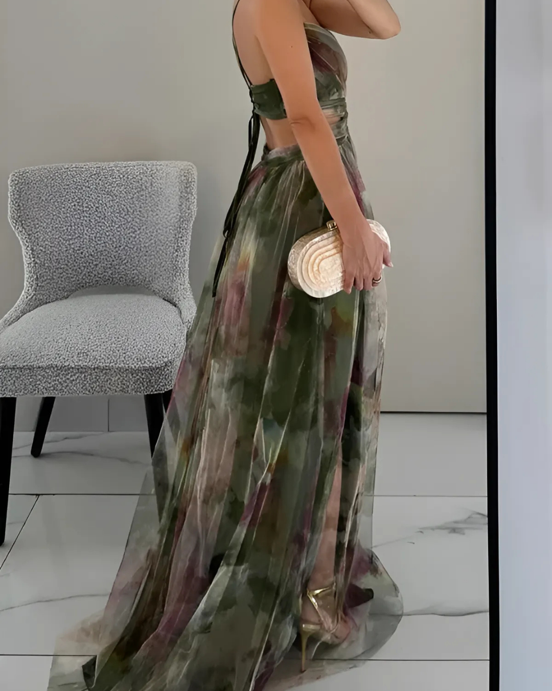 freja | elegant blomstret maxikjole med tynde stropper