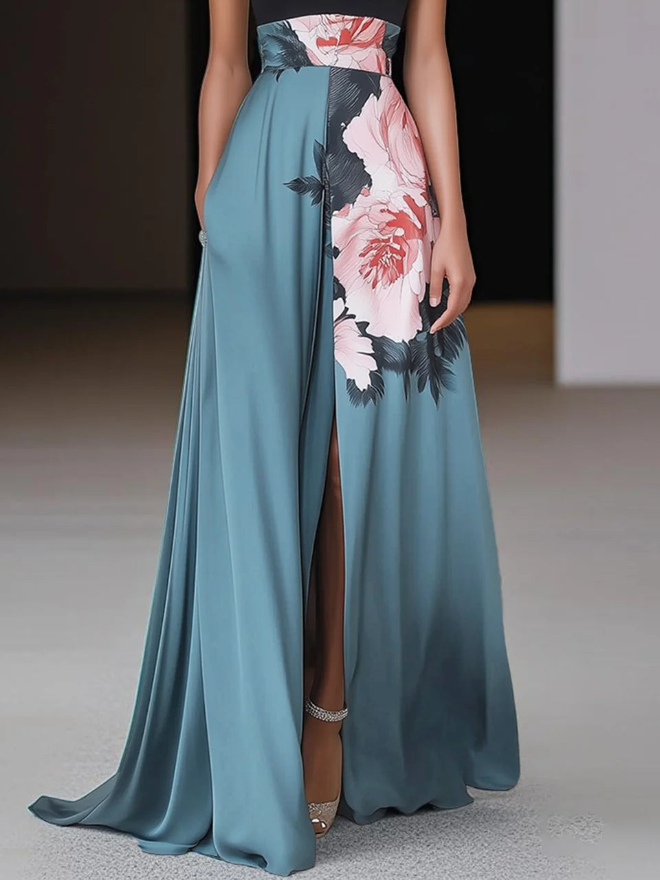 jasmine | sort blomstret maxikjole med a-form og slids