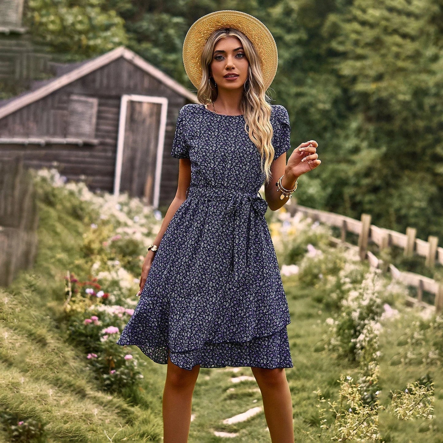 freja | blomstret sommerkjole marineblå